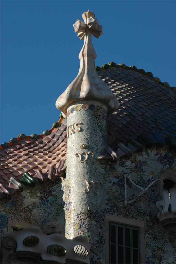 10 - Barcelona - Gaudí - Casa Batlló - fachada exterior